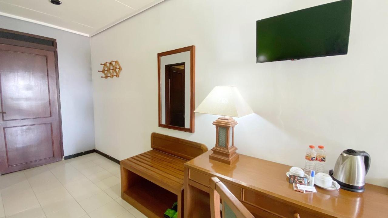 Grand Whiz Hotel Бромо Экстерьер фото